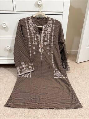 Beech tree embroidered cotton shirt